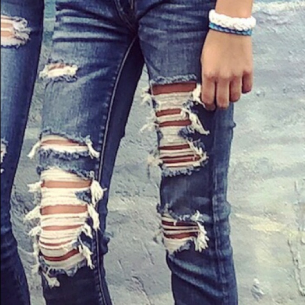 american eagle ripped jeans!!